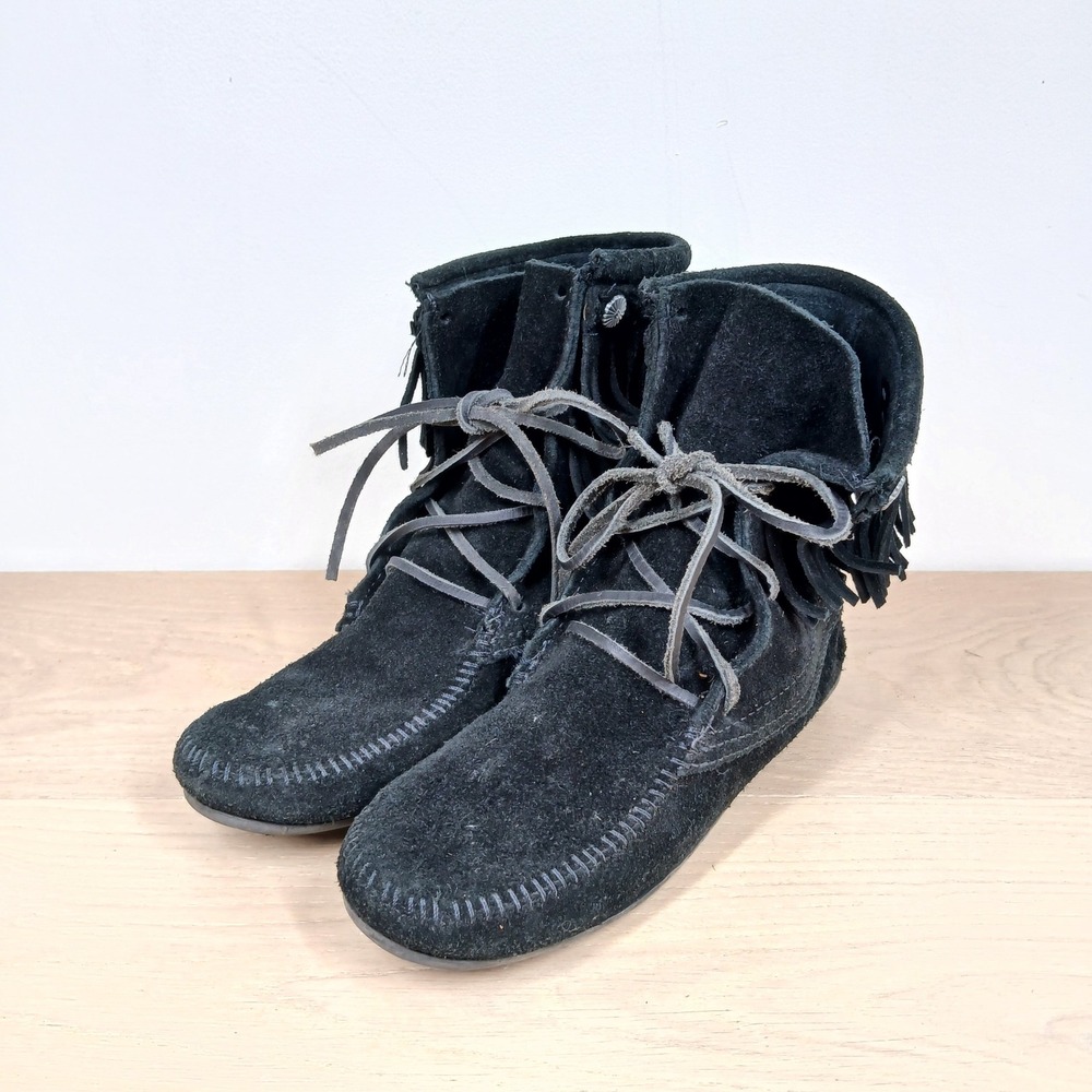 Minnetonka Moccasin Boots Womens 7 Black Suede Fringe Concho Studded Boho Shoes